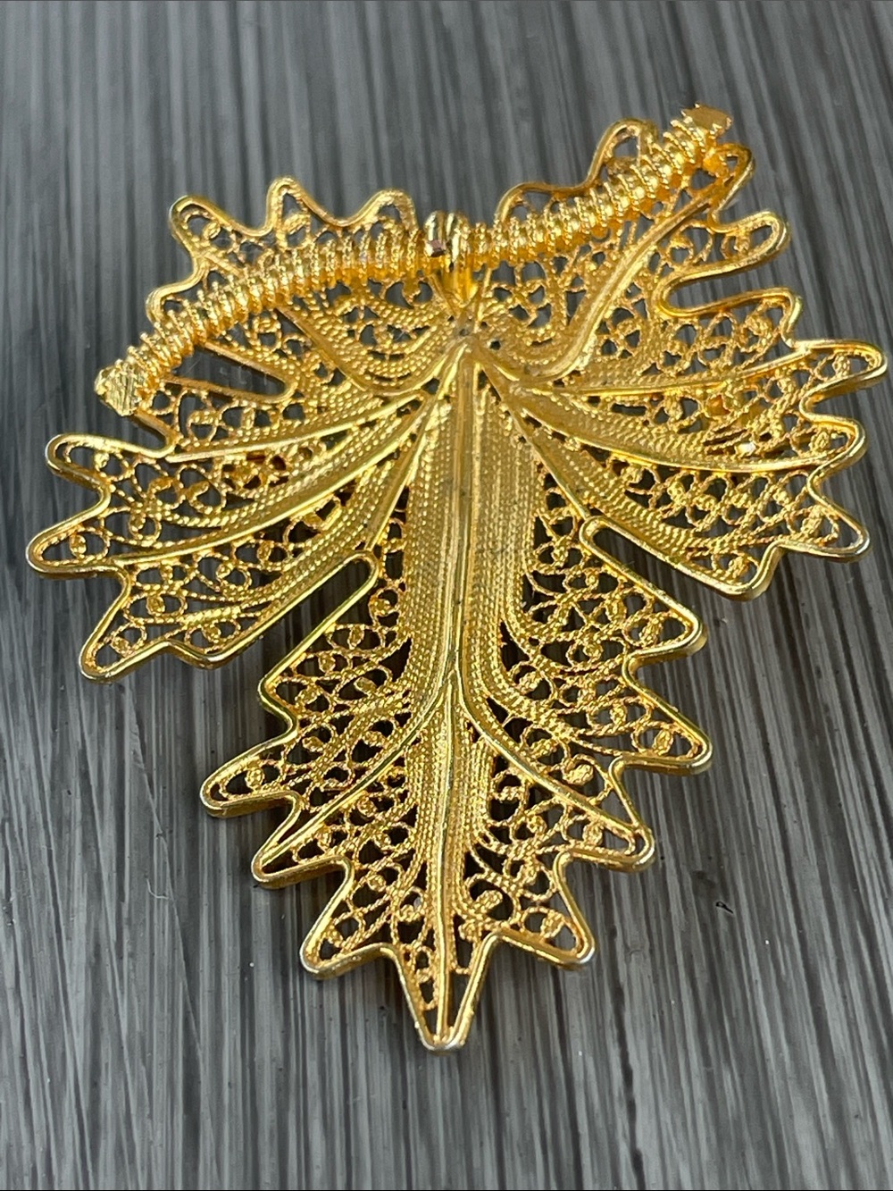 Gold Plated Leaf Filigree Brooch - Elegant Women Jewelry